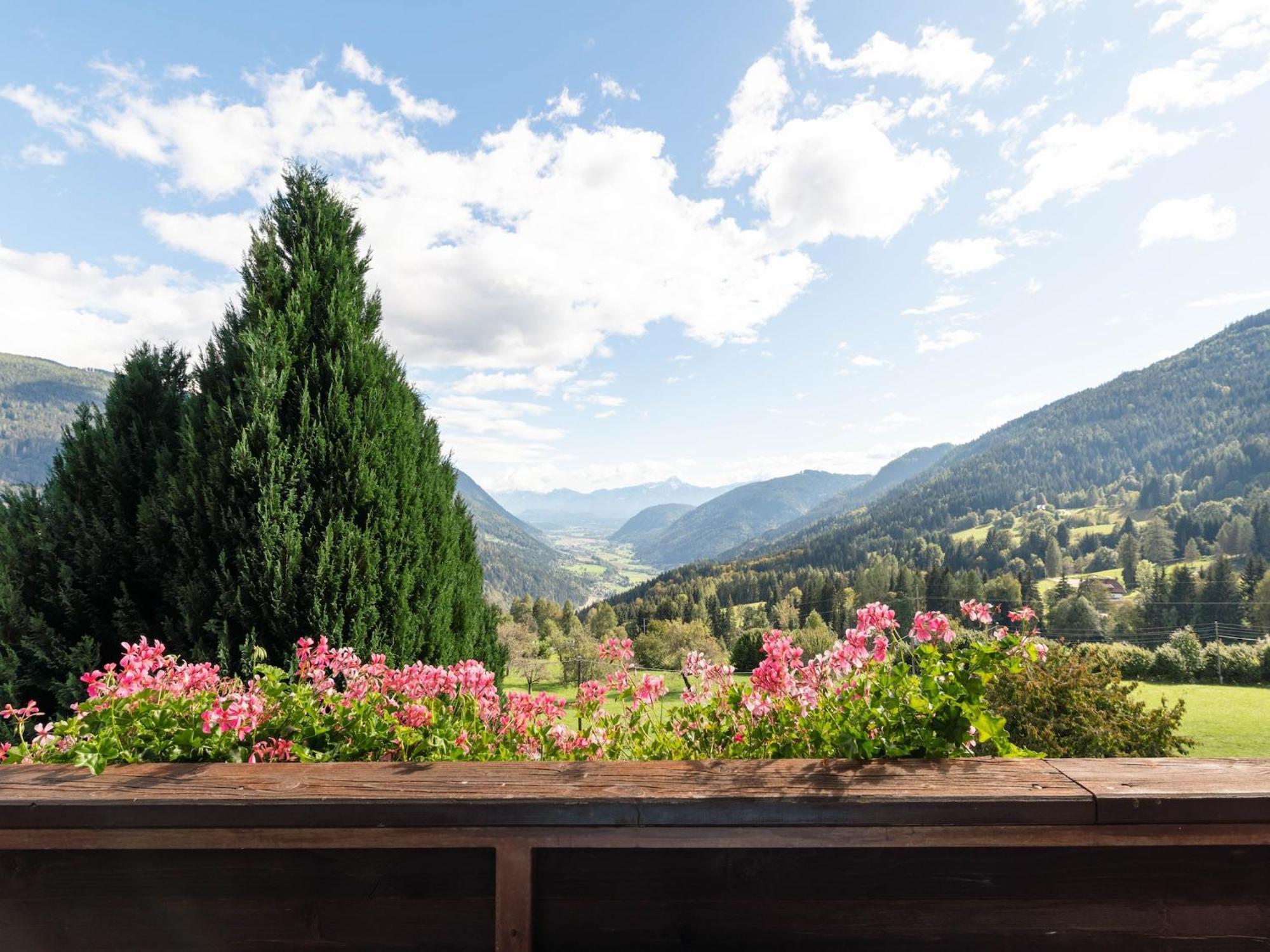 Cozy Apartment In Afritz Am See Near Gerlitzen Ski Area エクステリア 写真