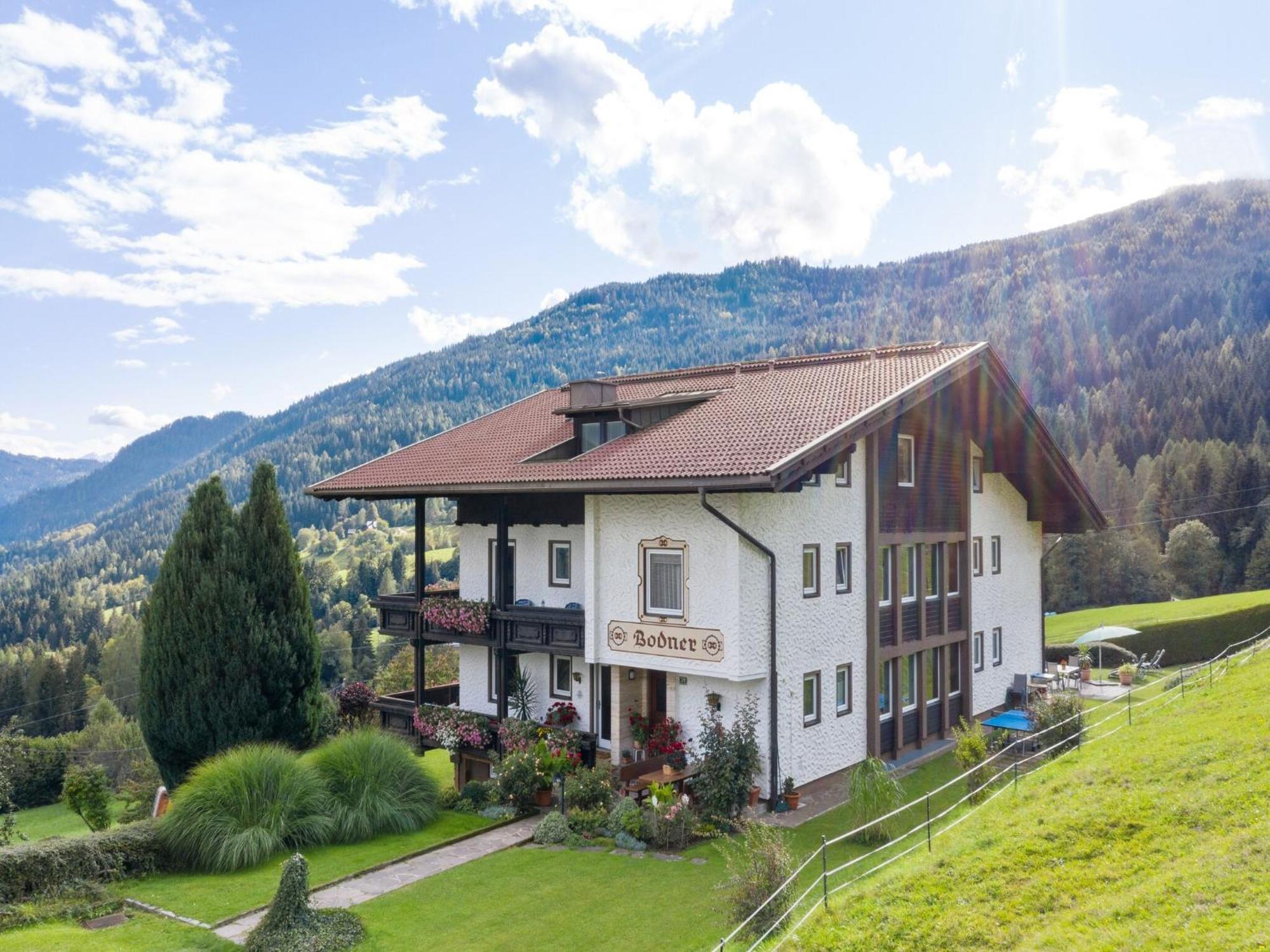 Cozy Apartment In Afritz Am See Near Gerlitzen Ski Area エクステリア 写真